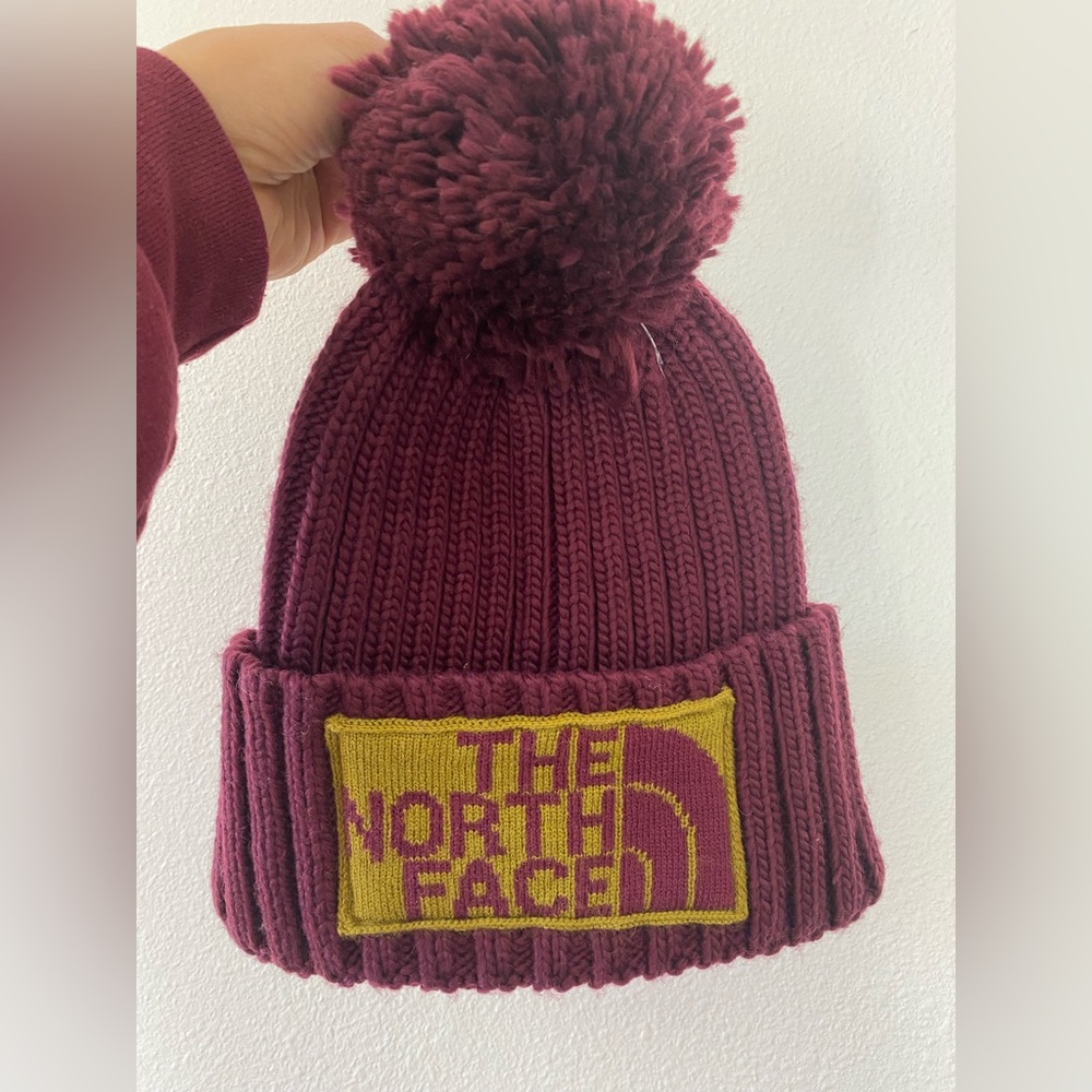 The North Face NWT Maroon Beanie